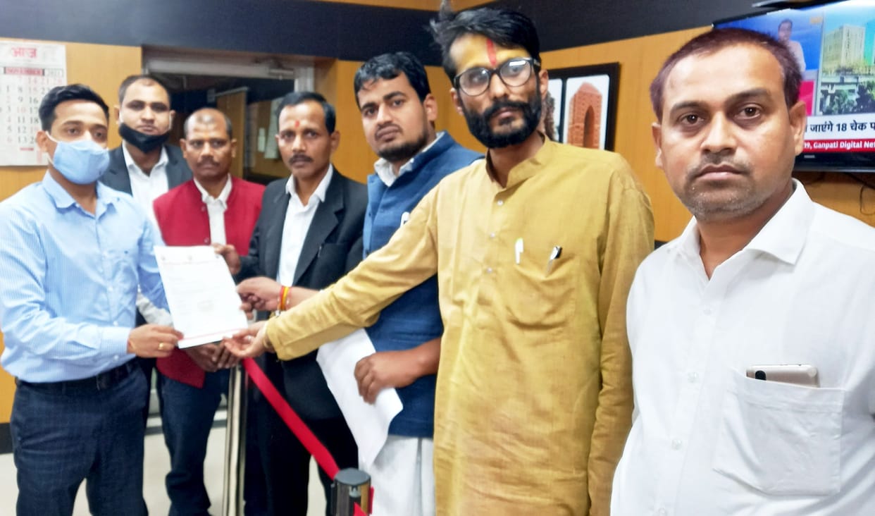fathepur news,Private schools are charging arbitrary fees