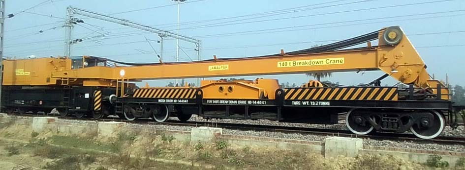 Broad gauge 140 ton crane came from Jamalpur in Mailani