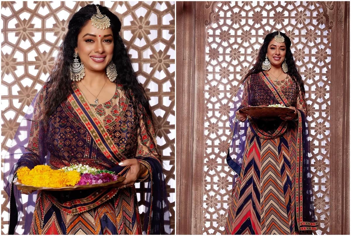 anupamaa lead actress rupali ganguly garba dance in vanity van video goes viral on social media
