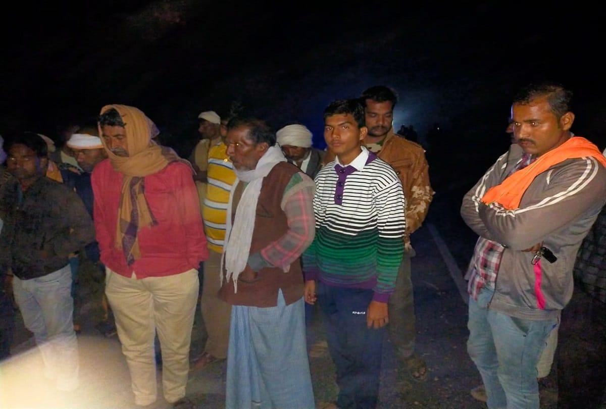 bike rider three died in road accident in orai