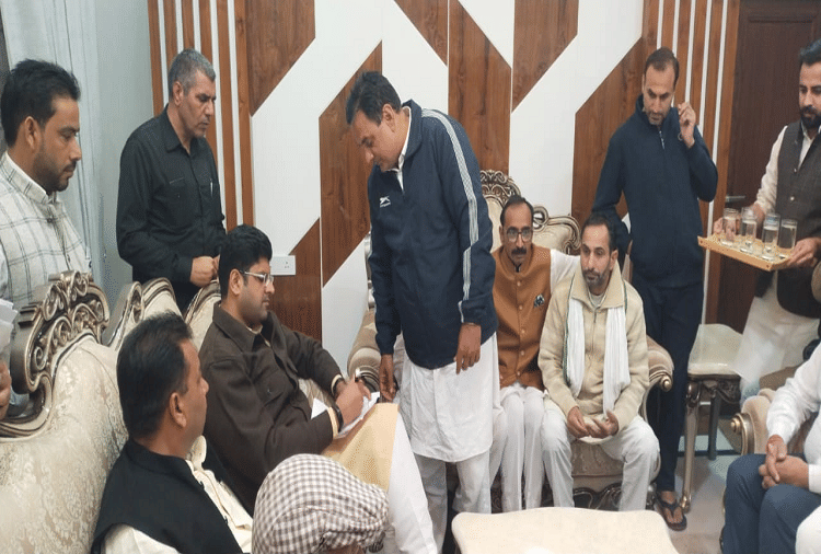 Deputy Chief Minister Dushyant Chautala reached Jind on Tuesday night