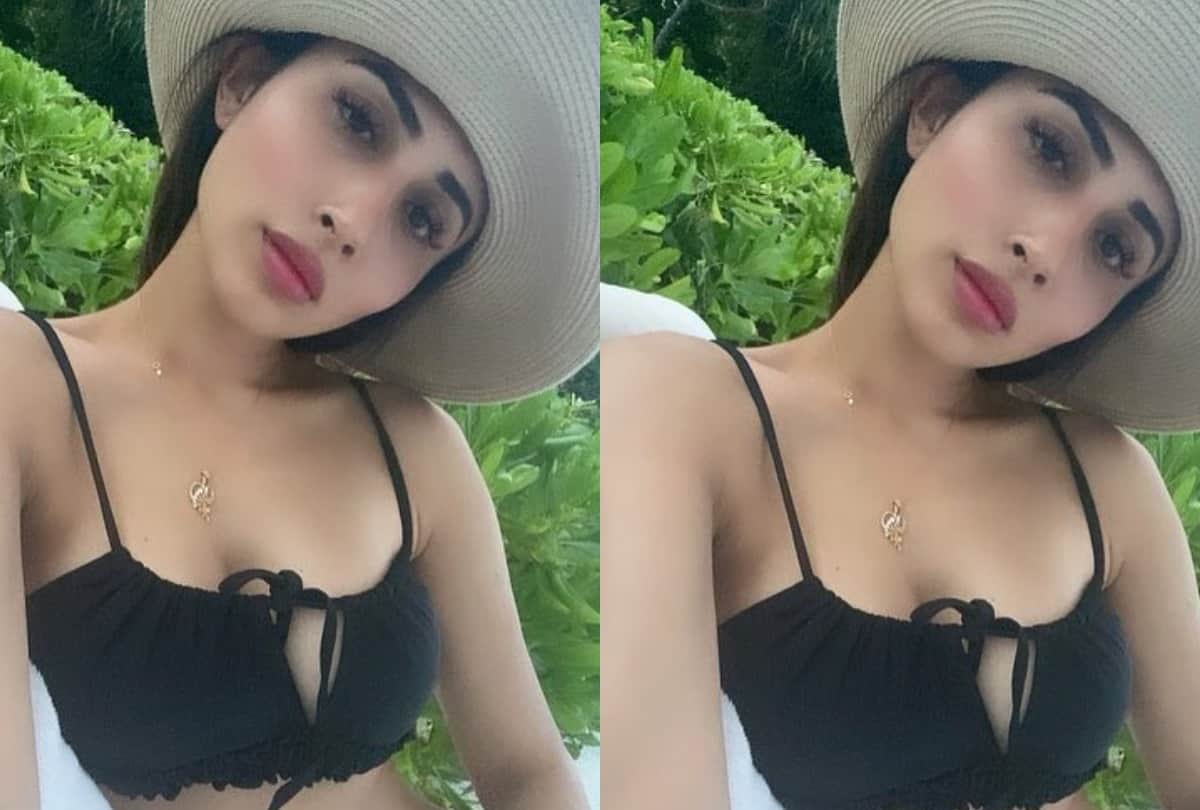 actress mouni roy look glamours in her black bikini people called her hot naagin
