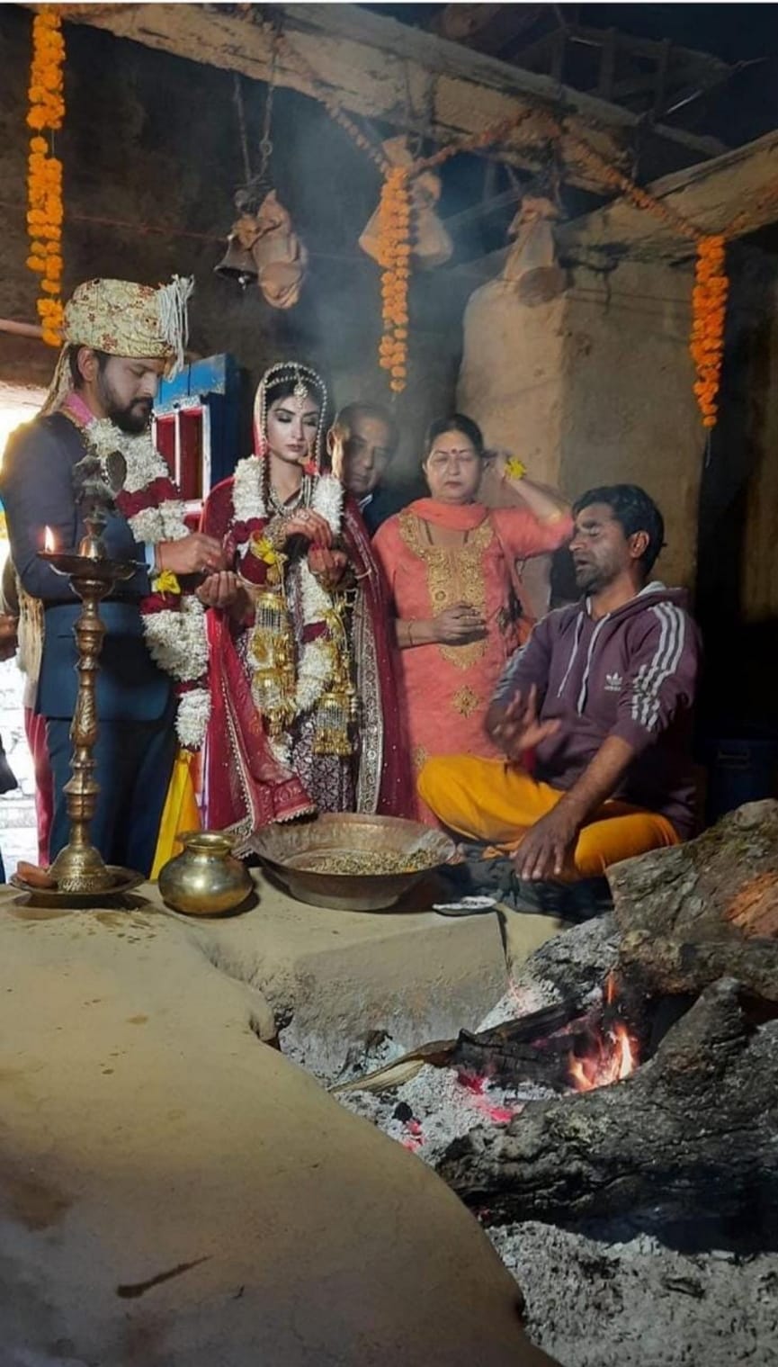 uttarakhand news: TV actress nikita sharma wedding in triyuginarayan temple, see photos