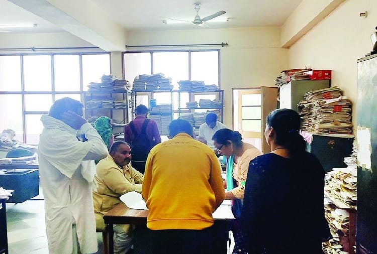 Pension of the elderly being deducted if the income in the family ID is more than two lakhs