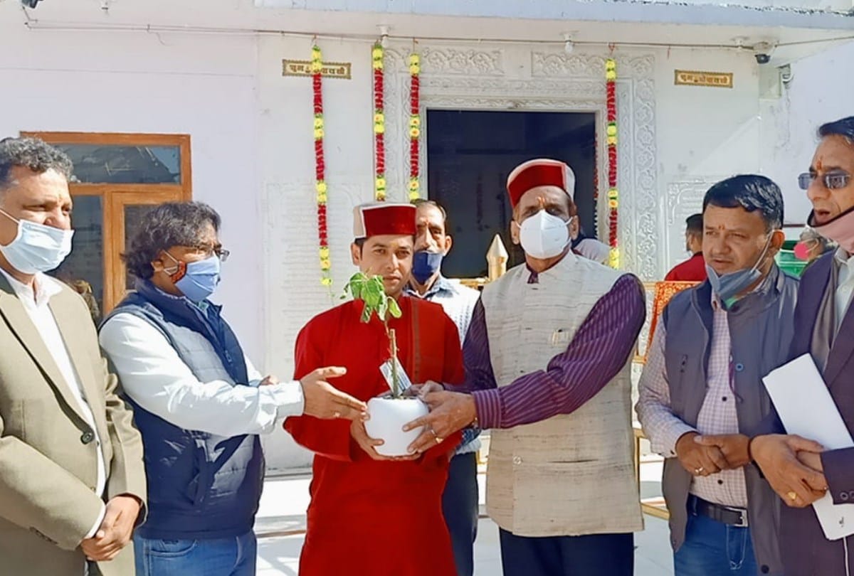 shakti peethas in himachal pradesh goes digital with QR payment for donations