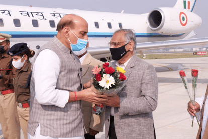 Rajnath Singh in Pitambara Peeth: Defense Minister reached Datia after coming to Gwalior, no one got permission to go to the temple