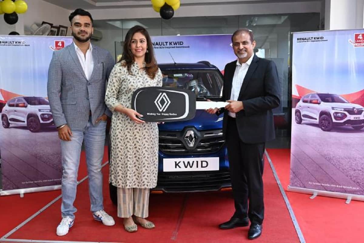 Renault Kwid Crosses 400000 unit sales mark in India know price features specifications