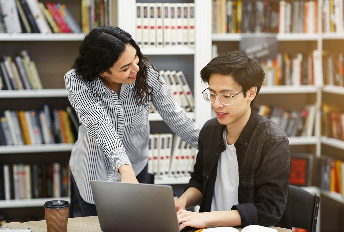 International Students Day 2021 5 Tips to maintain healthy teacher student  Relationship