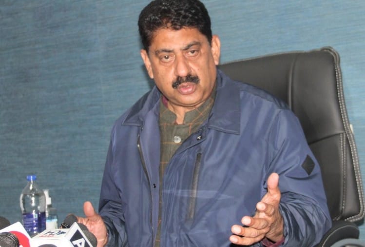 Rakesh Pathaniaसीएम पर की गई टिप्पणी के लिए माफी मांगें मुकेश, कोर्ट