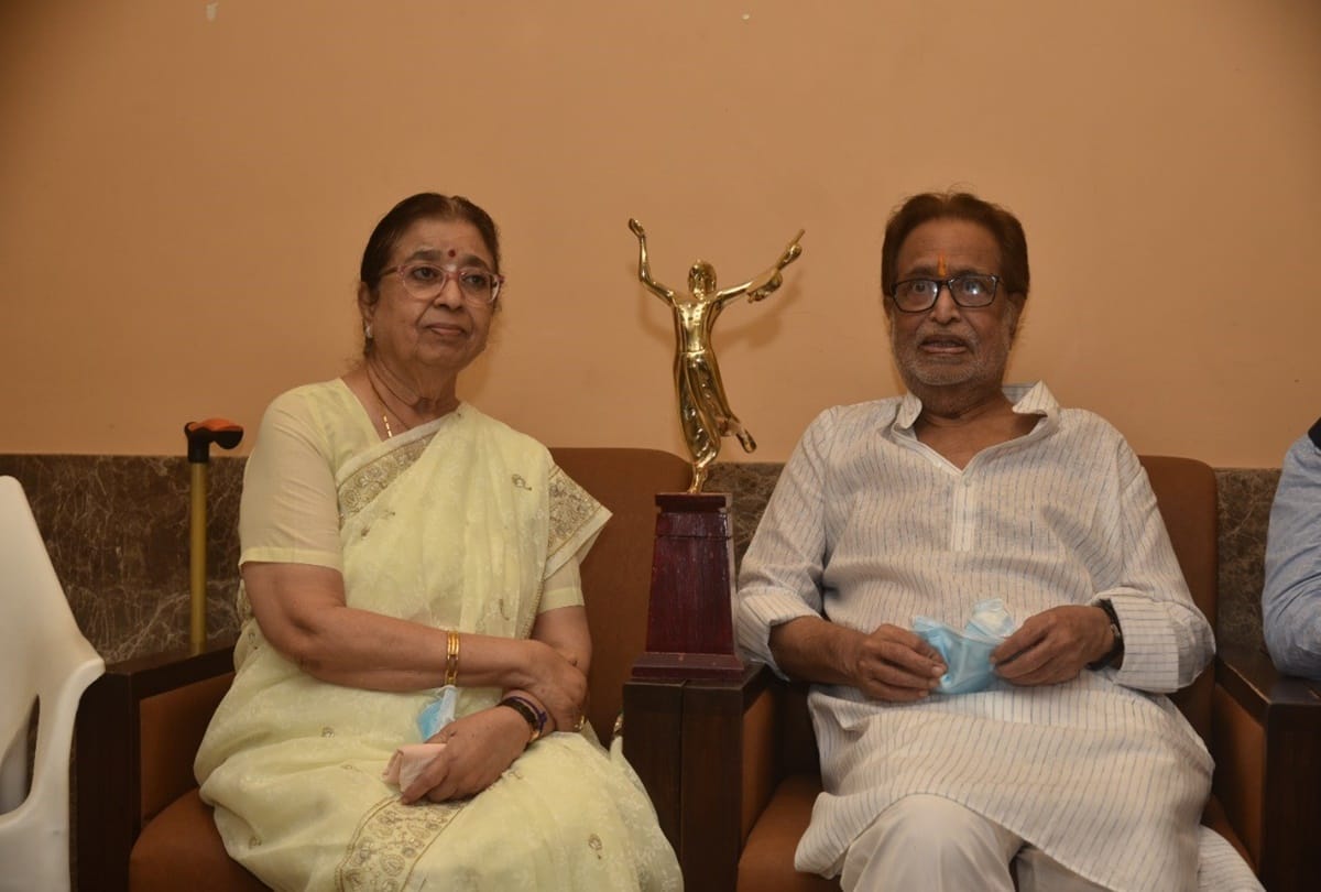 dinanath mangeshkar awards 2021 cm uddhav thackeray to honour nana patekar mala sinha prem chopra and more