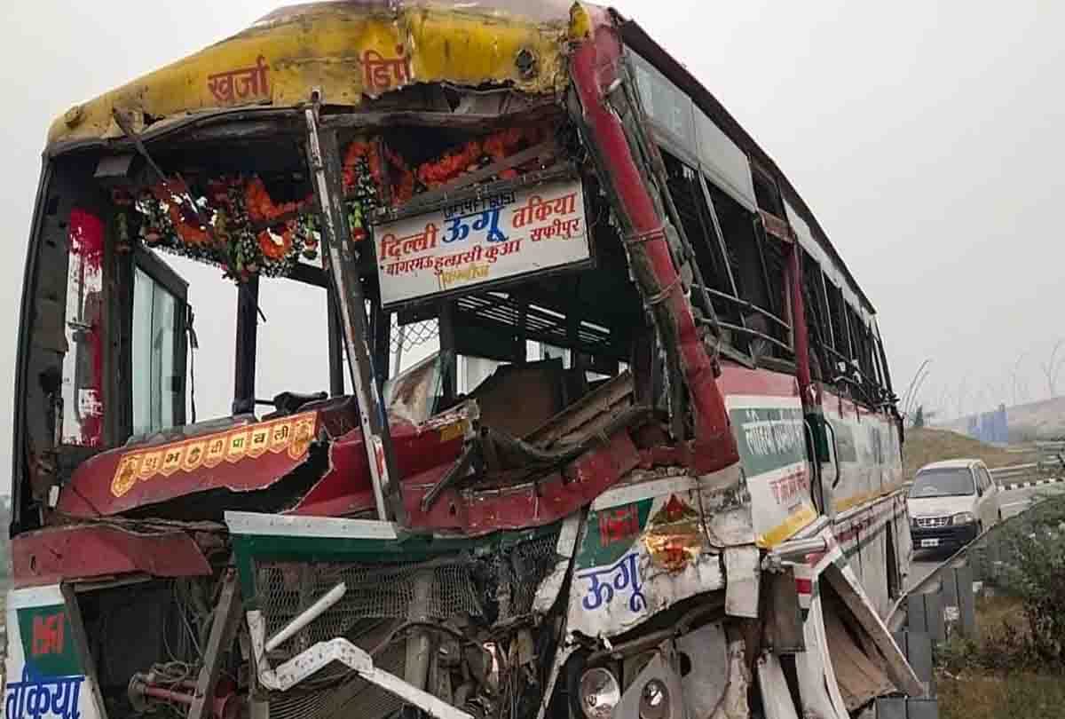 Accident on Agra-Lucknow Expressway, five passengers injured