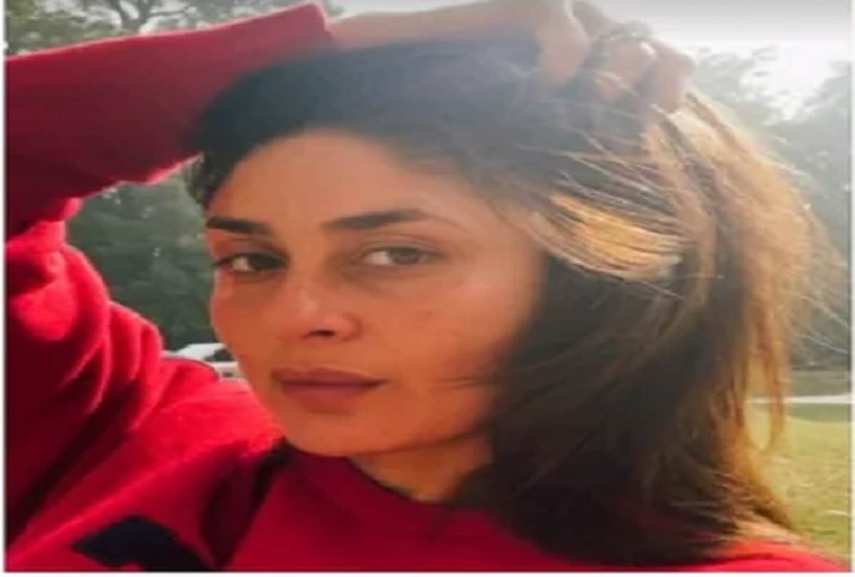 Kareena Kapoor shares pic in pyjamas on day 12 of quarantine