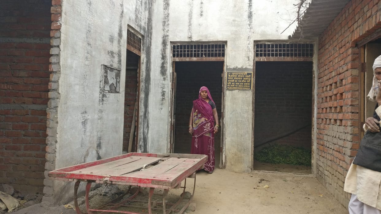 Hathras: People's houses are lying incomplete due to lack of money