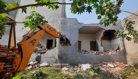 BDA demolished illegal three-storey building near Nakatiya river