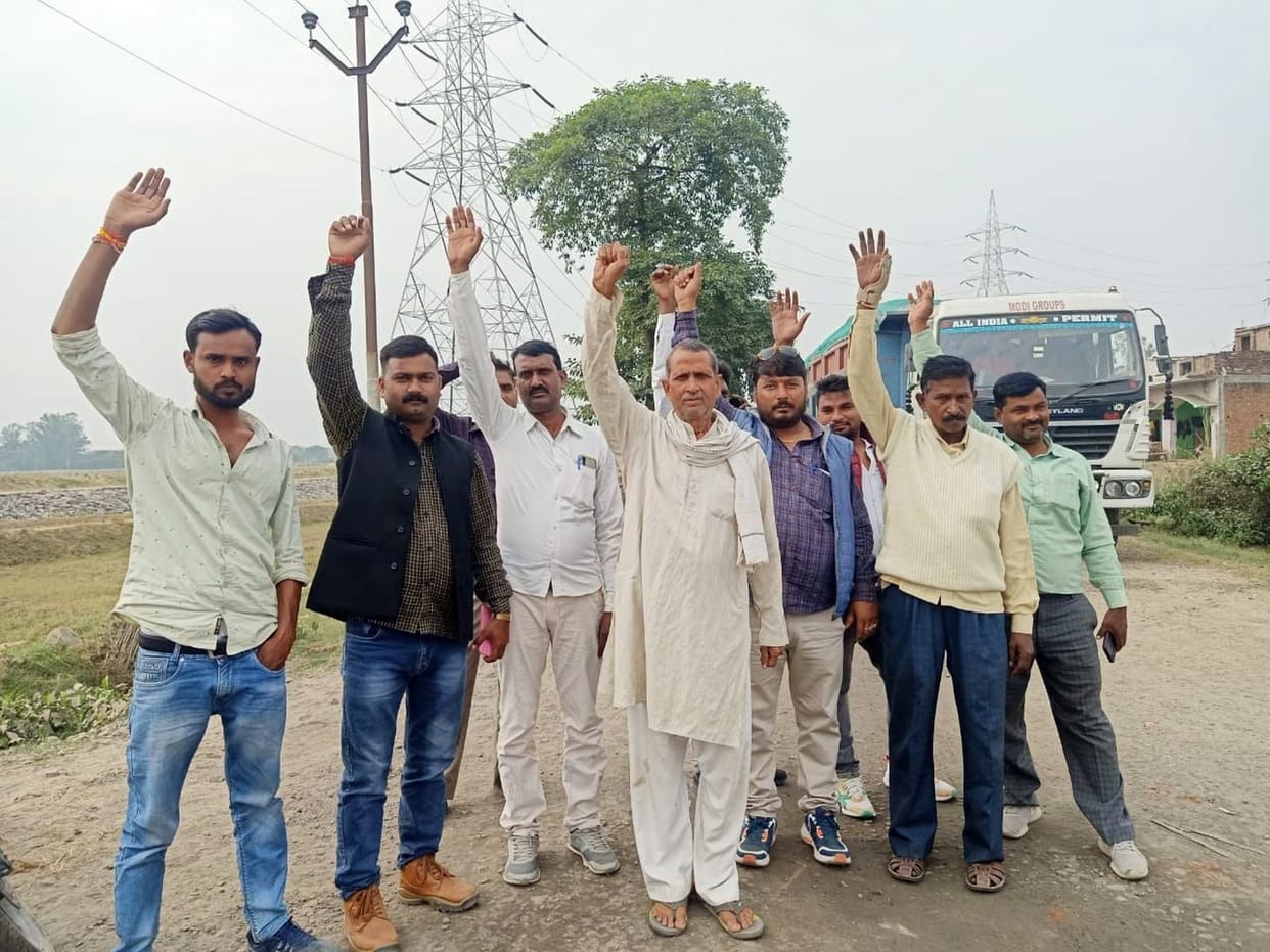Contractors demonstrated by jamming the plant road