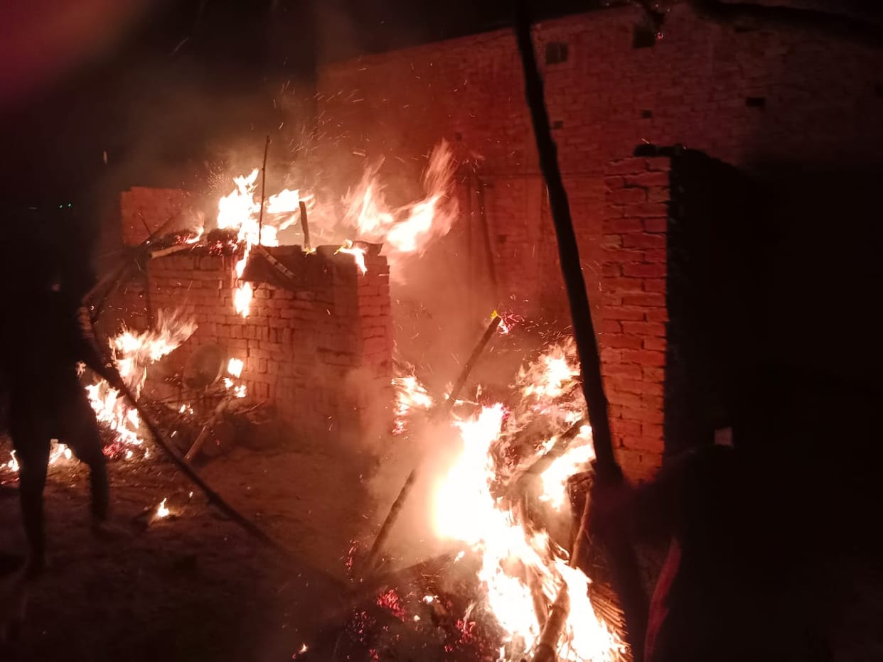 Cow buffalo died due to fire in shanty, goods worth thousands destroyed