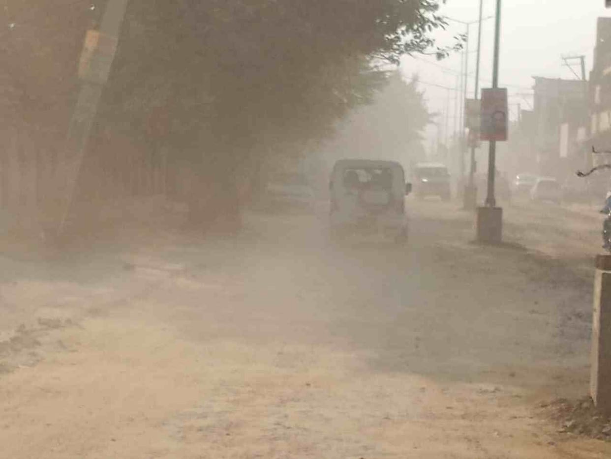 Pollution still at alarming level, AQI at 305