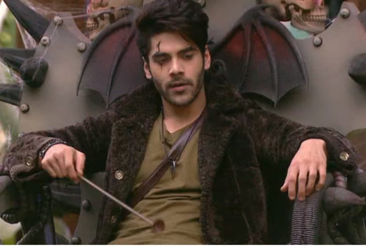 Bigg Boss 15 simba nagpal out karan kundrra from the vip task pratik sehajpal and tejasswi prakash get into fight