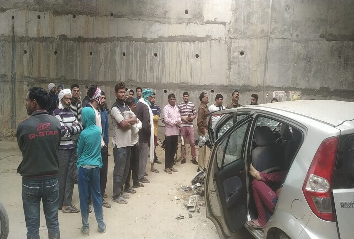 Car fall from flyover four family members injured mainpuri