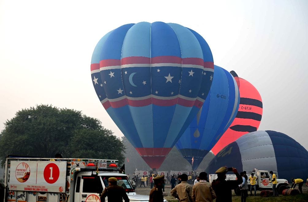 sky of varanasi will now be colorful from 17 january boat and baloon festival after tent city