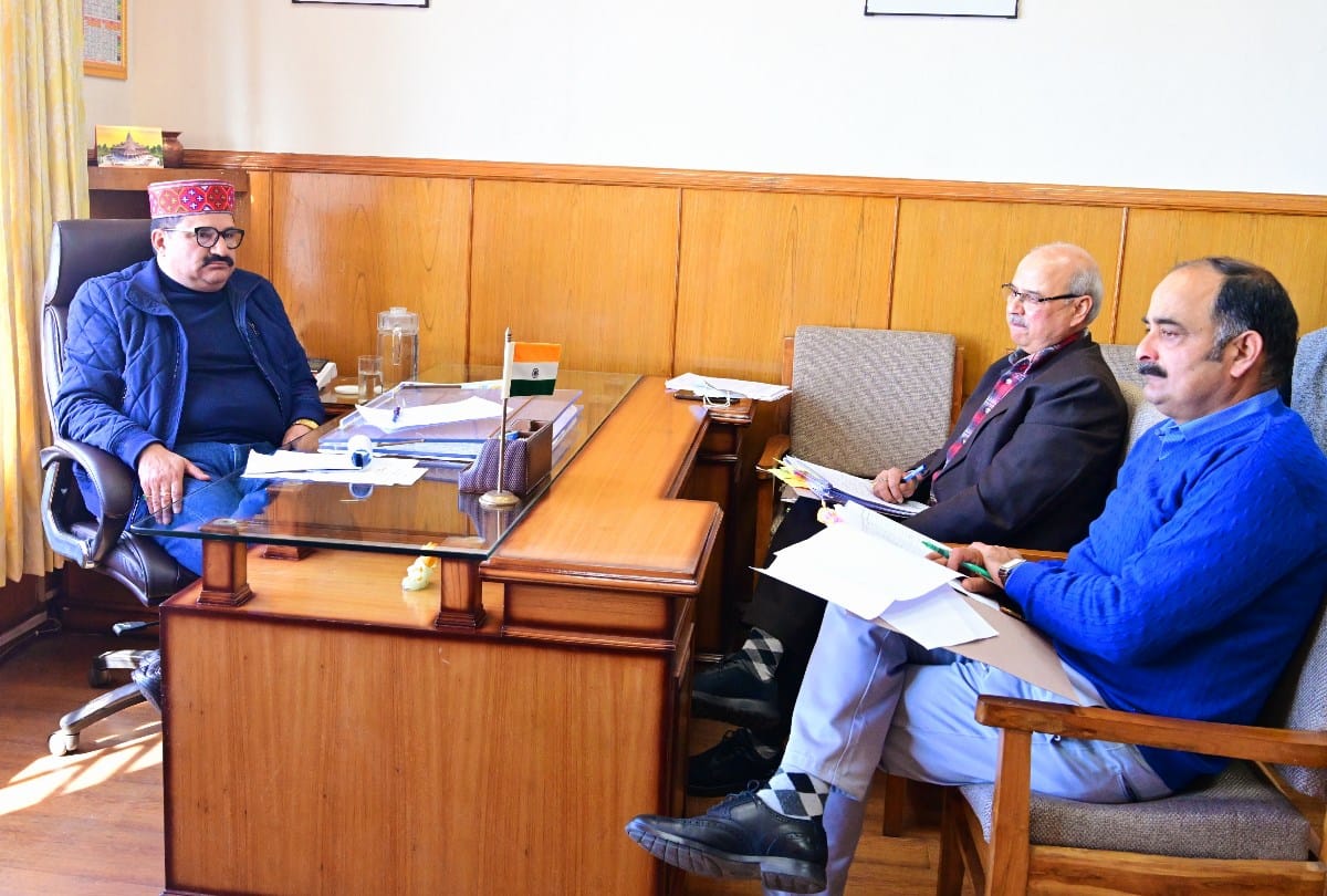 Himachal Pradesh Education Minister Govind Singh Thakur said schools will not be closed in state