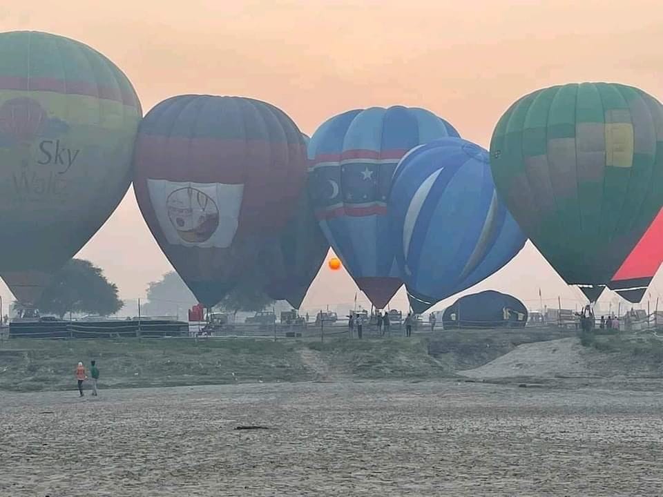 Hot Air Balloon Show in Varanasi Before Dev Deepawali sky filled with colorful balloons tourism department created history