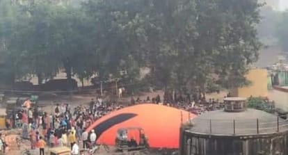 Hot air balloon emergency landing in varanasi due to technical fault people filled with fear seeing view