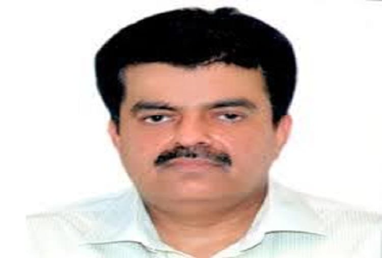 On the basis of seniority, Sanjeev Kaushal is the main contender for the new Chief Secretary