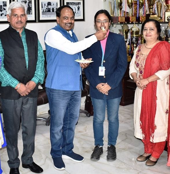 Jigyasa, who won the Best Paper Award, was honored in the college