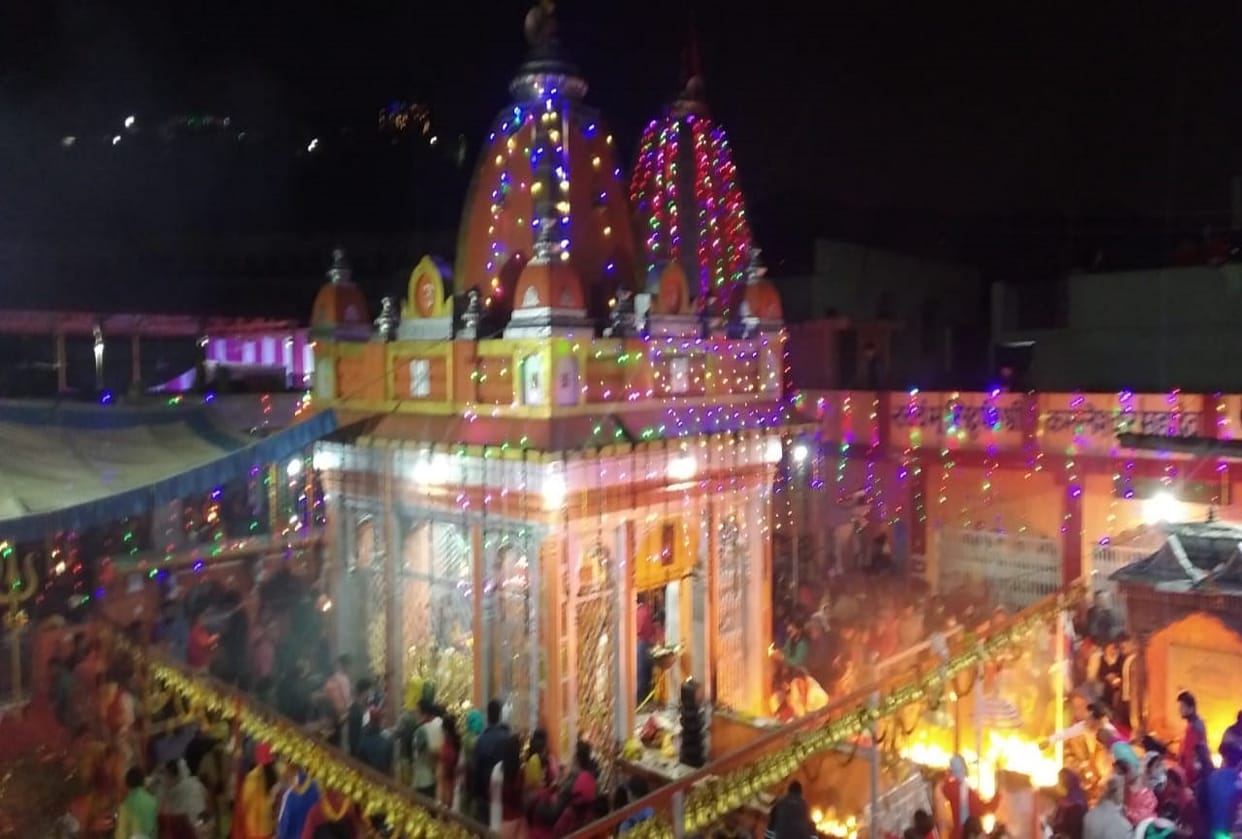 kamleshwar mahadev temple srinagar: 147 Couple Khada diya Puja for child completes, photos