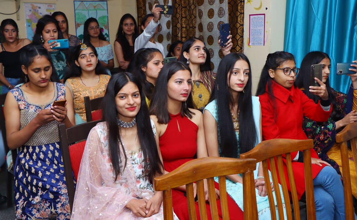 Shivani Miss Fresher, Trisha Miss Personality