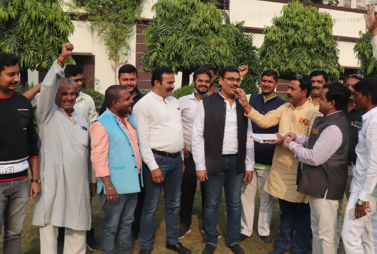 SP MLC CP Chand joins BJP supporters celebrated in gorakhpur