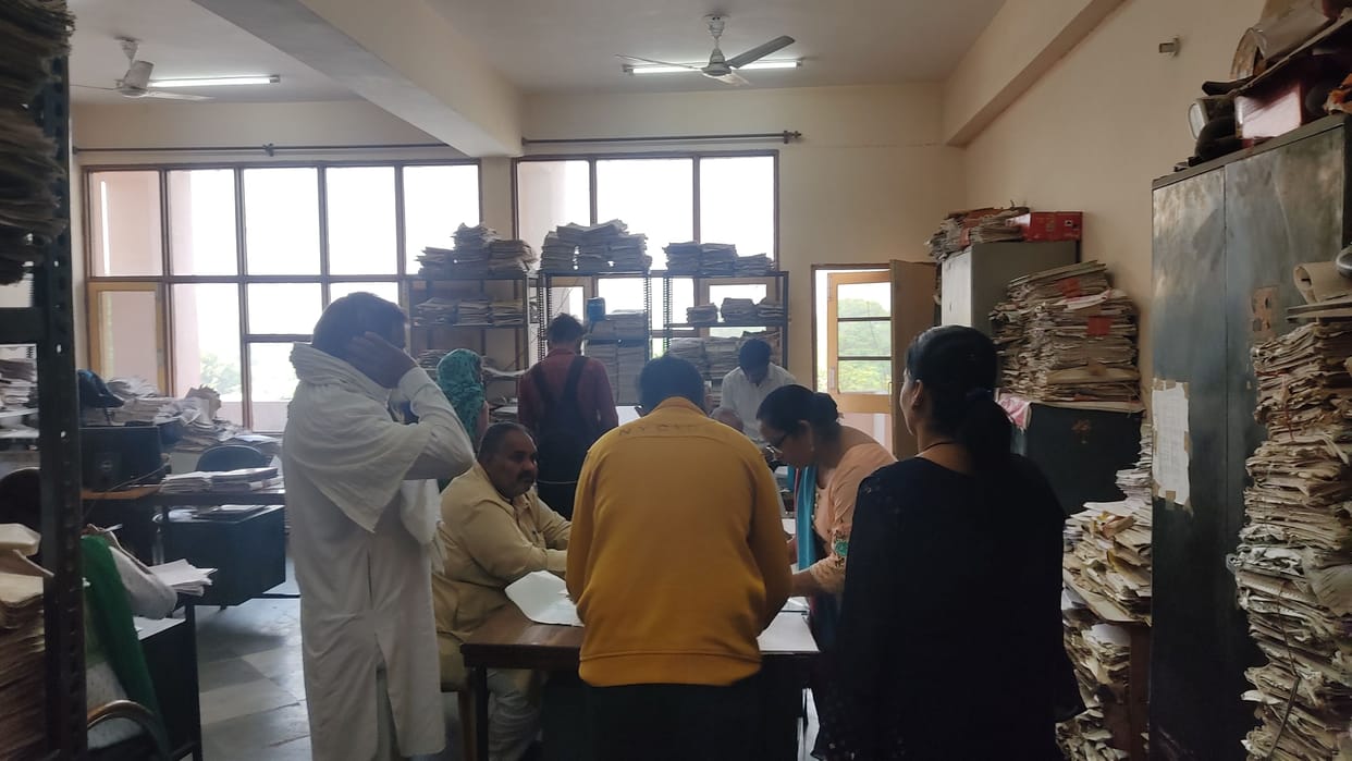 Family ID has given tension to the elderly, pension is being stopped as soon as the income is updated more than two lakhs