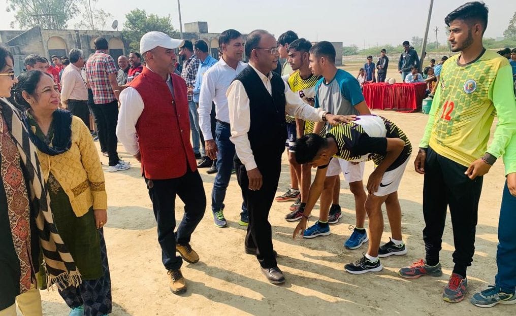 District level school sports competition: neither kit, nor diet, players playing empty stomach