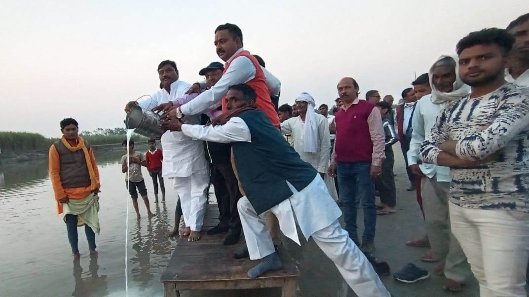 The MLA inaugurated the Pooth Mela after milking in the Ganges