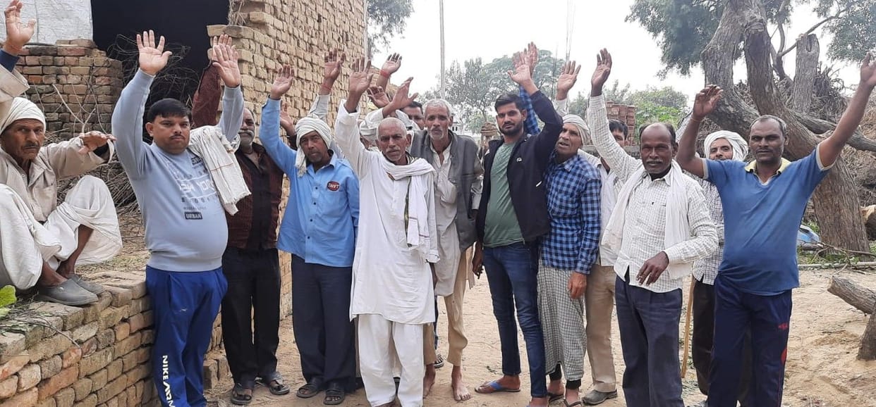 Hathras: Troubled by the dirt, villagers protested amid sloganeering