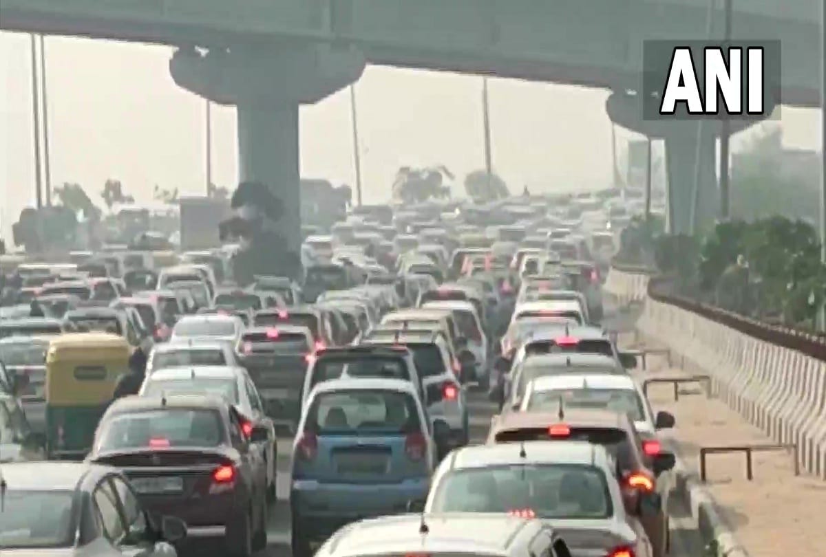 Delhi Noida Kalindi Kunj Route Heavy Traffic Jam News : Massive traffic at Noida-Delhi Kalindi Kunj route people facing problem