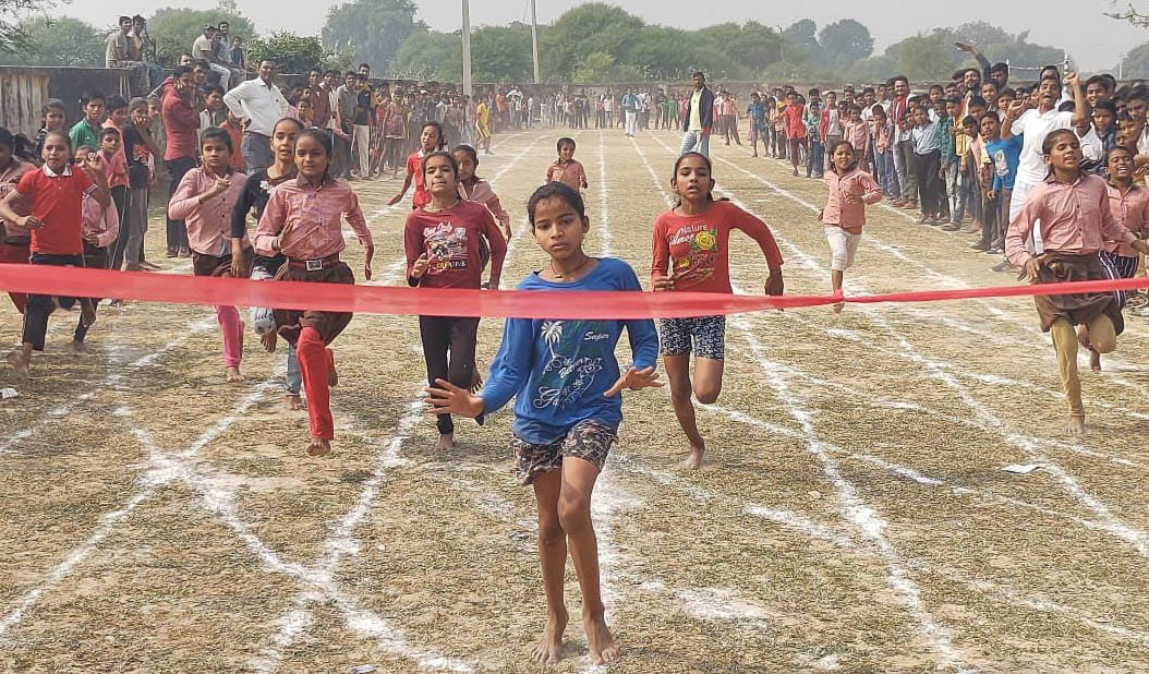 Manish and Kajal top in 100 meters race