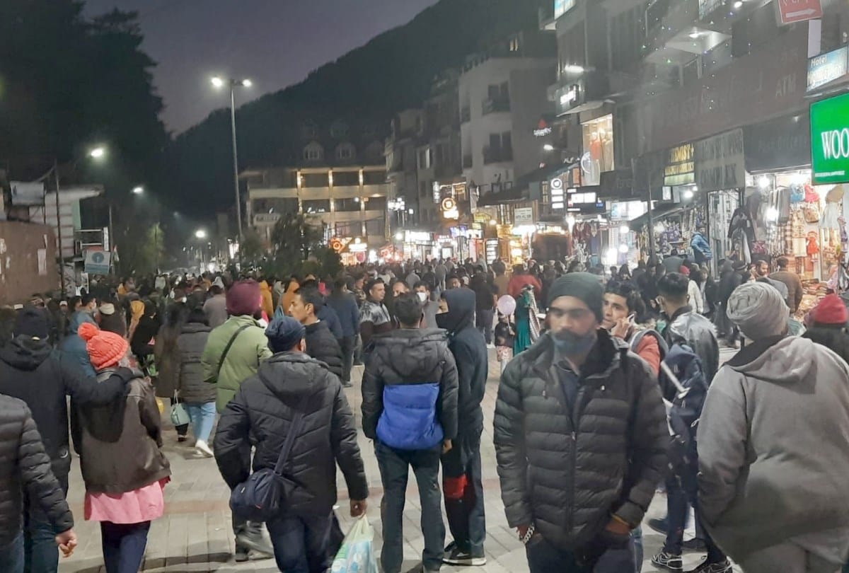 Kullu Manali witnesses increase in tourist arrivals to get relief from pollution in Delhi