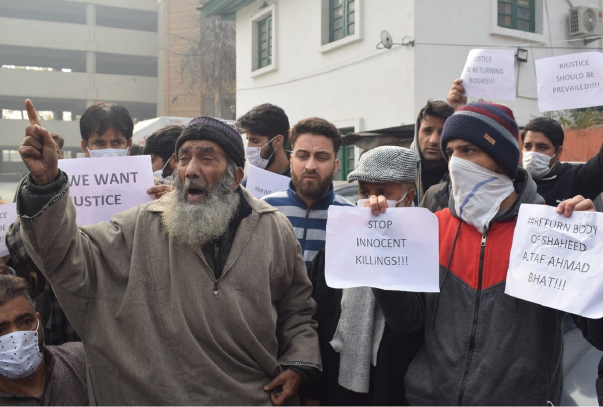Detained relatives demanding handing over of bodies of those killed in Hyderpora encounter, Section 144 implemented in Ramban