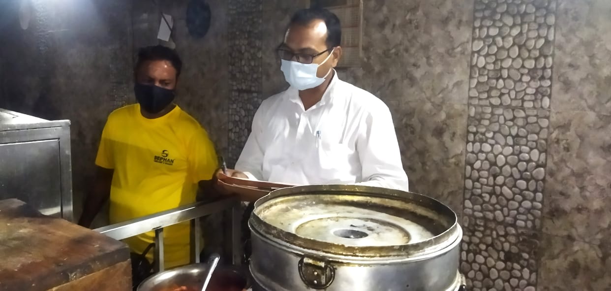 Cockroaches came out in Chowmein, ordered on order
