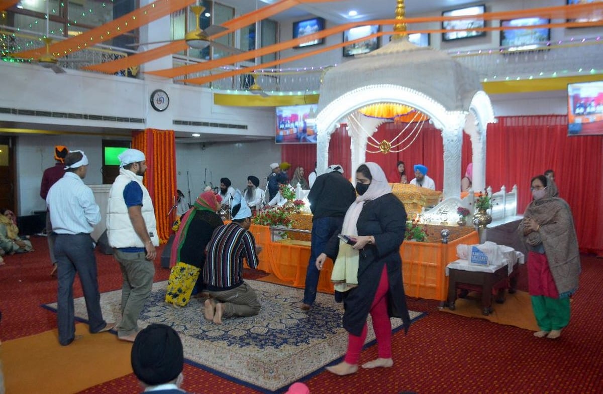 Gurudwara decorated on the festival of lights: 500 years ago, Guru Nanak Dev came to Kashi Gurubagh became a garden due to grace of Guru feet
