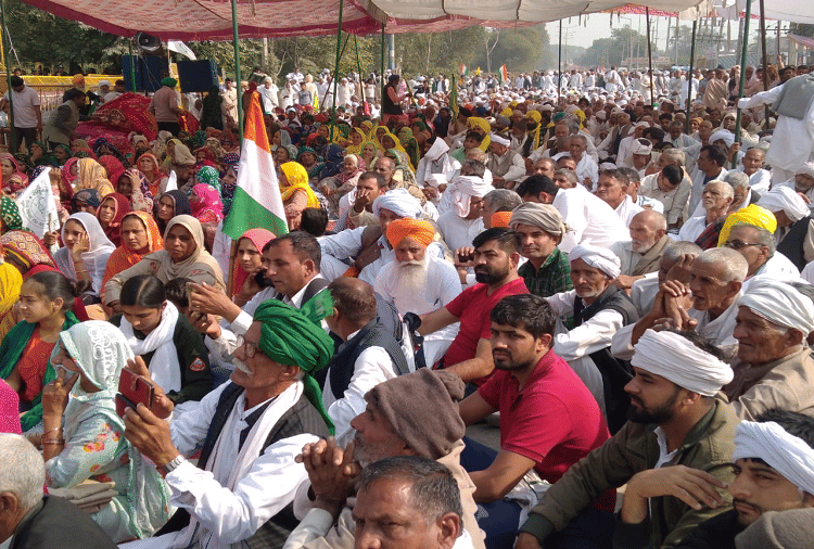 Farmers expressed happiness in Hansi on the announcement of the return of agricultural laws
