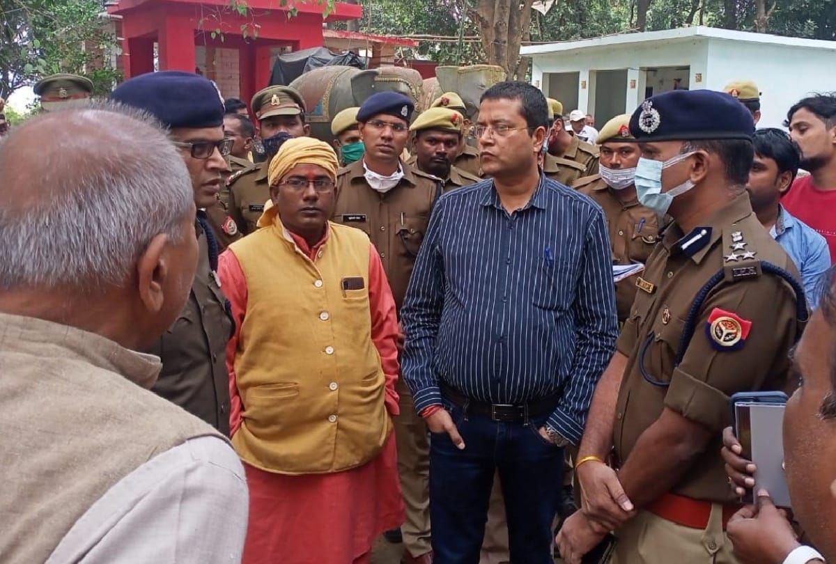 Panic in area due to double murder in karan Mai temple in Maharajganj