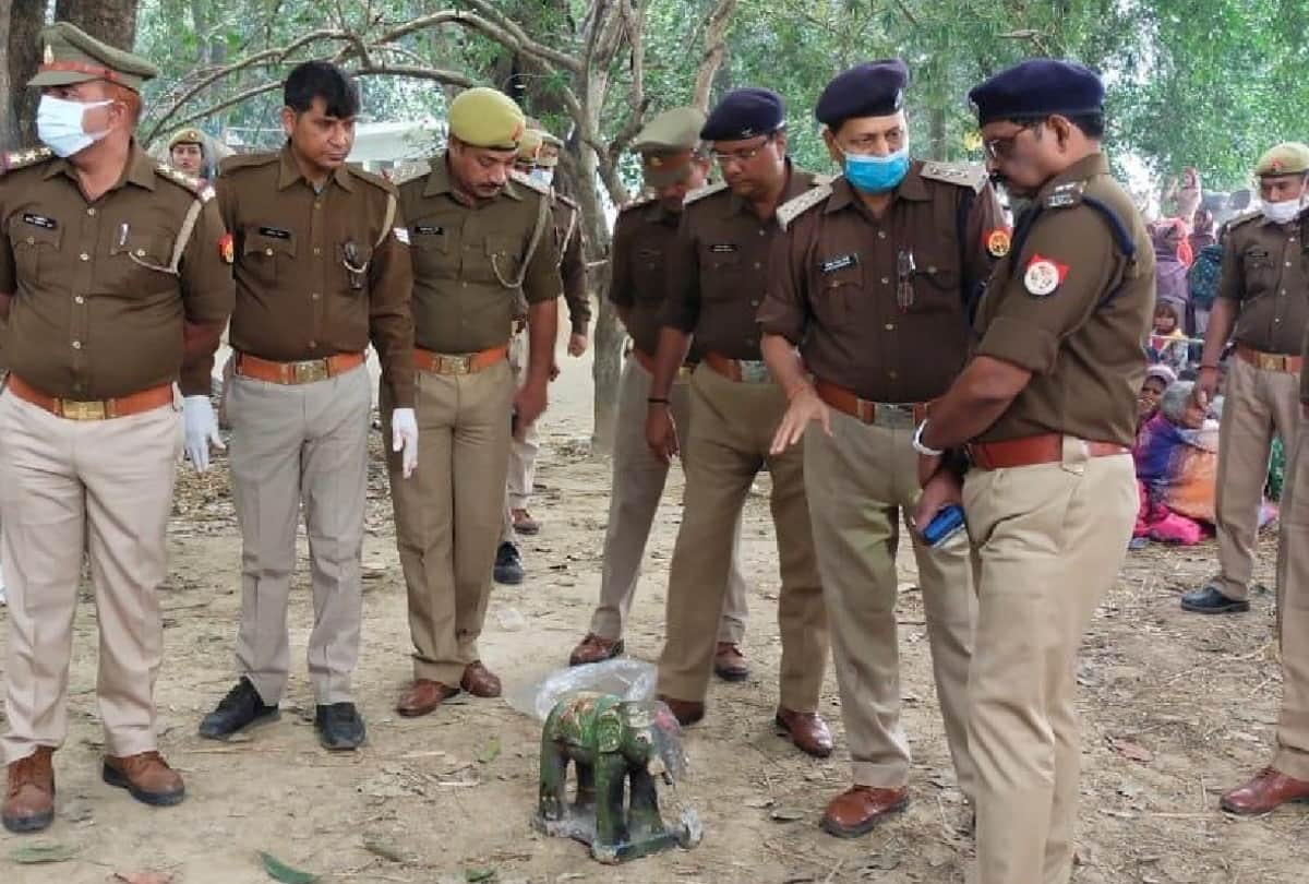 Panic in area due to double murder in karan Mai temple in Maharajganj