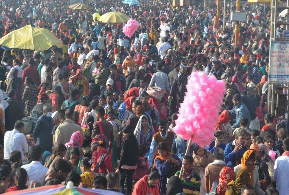 Kartik Purnima 2021: Devotees Huge Crowd for took Holy bath in Haridwar ganga traffic plan Fail Photos