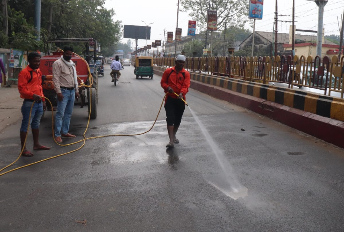 Keeping an eye on cleanliness of city through geo tagging in Gorakhpur