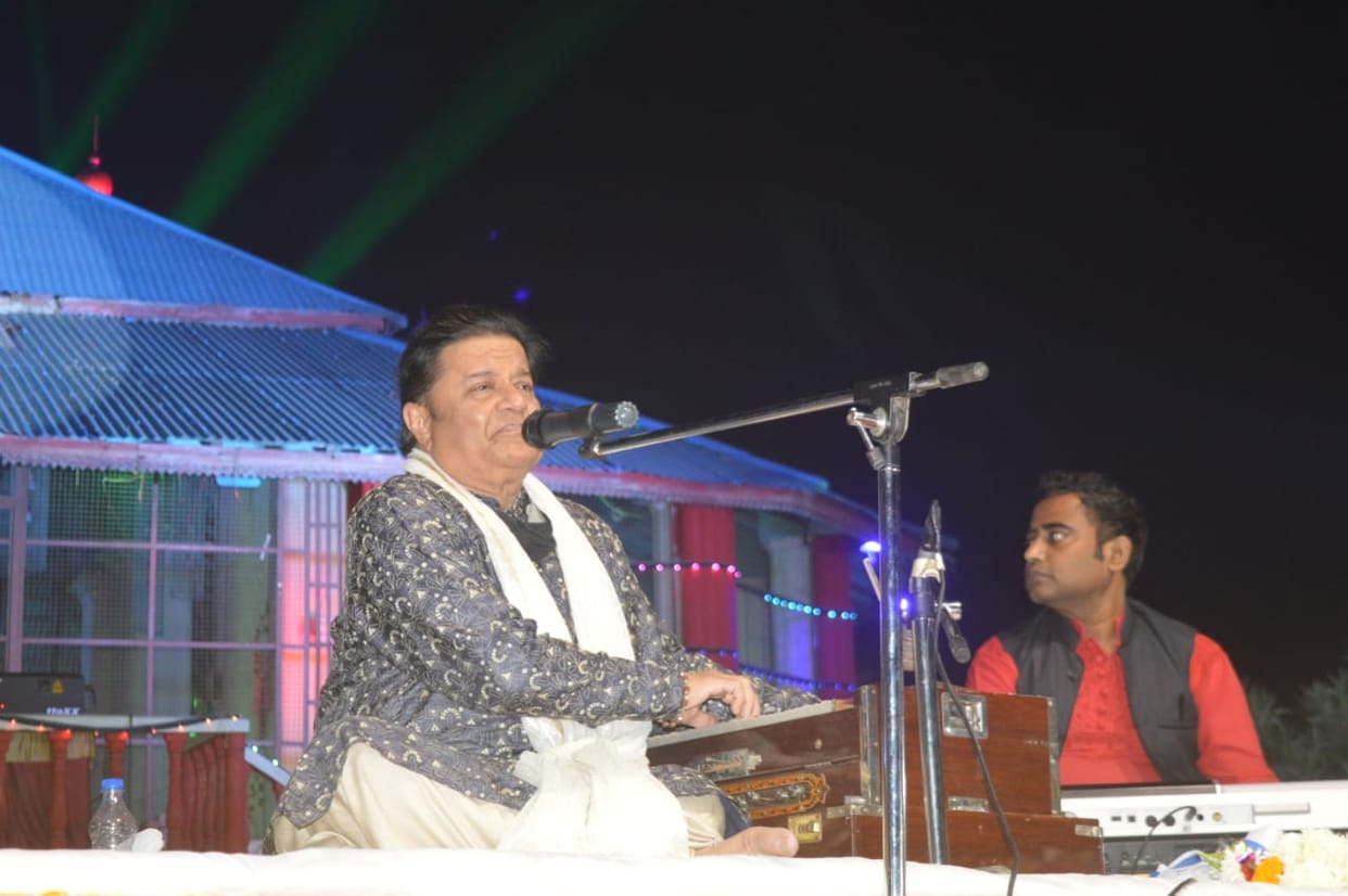 Now the whole world is eager to come to Ayodhya: Jalota