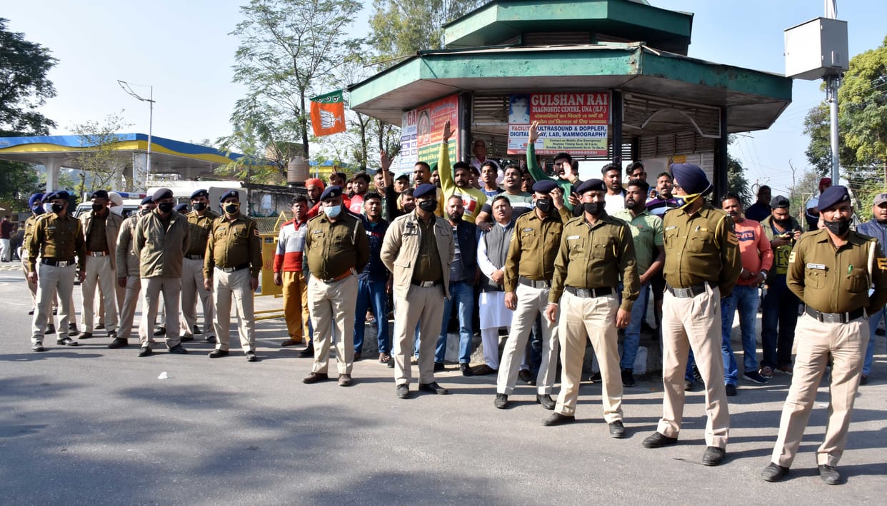 Demonstration of scheduled caste organizations on the funeral procession