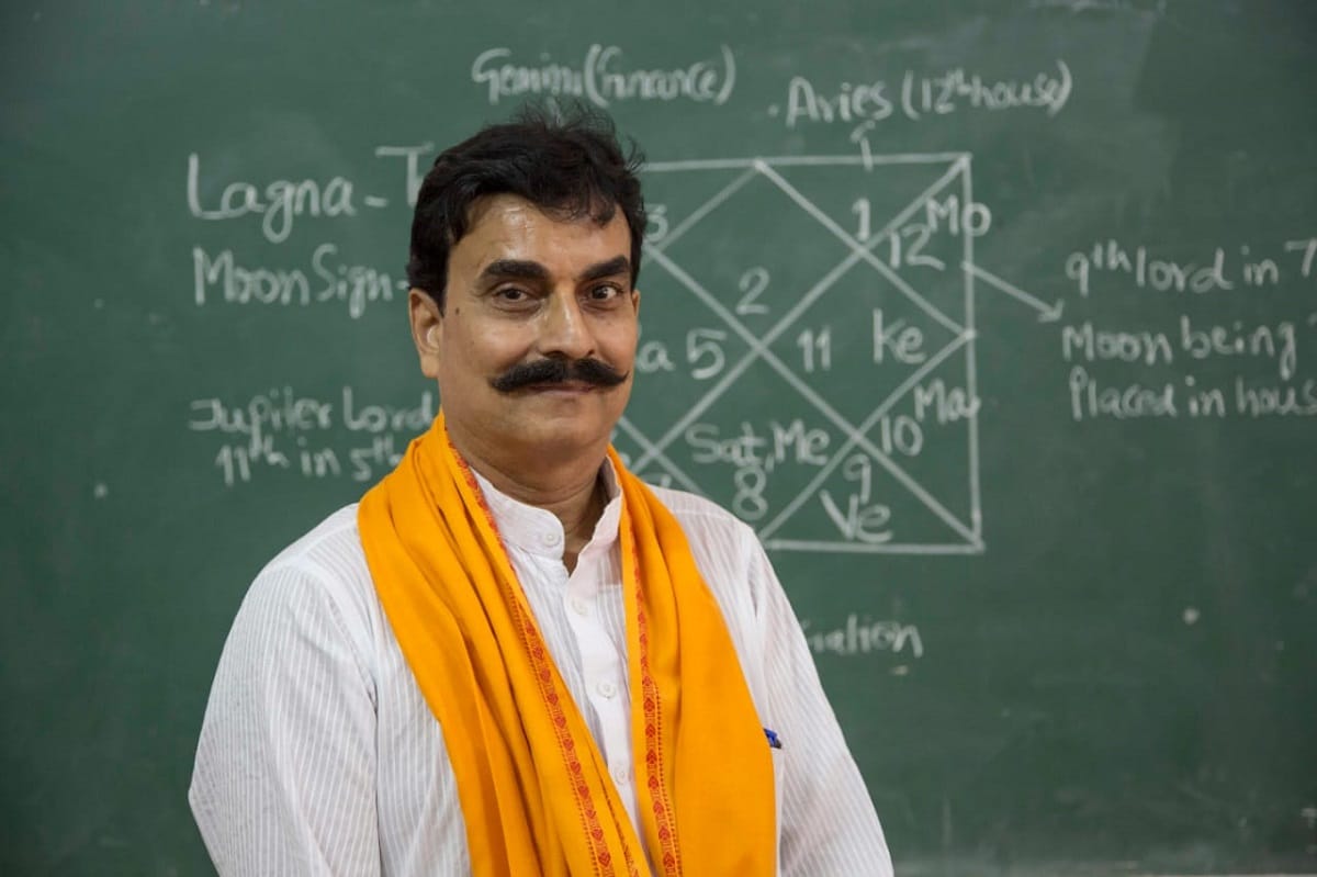 astrologer Rajeev Narayan sharma had already predicted the end of the farm laws